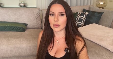 Nikoleta Milenova exclusive star image