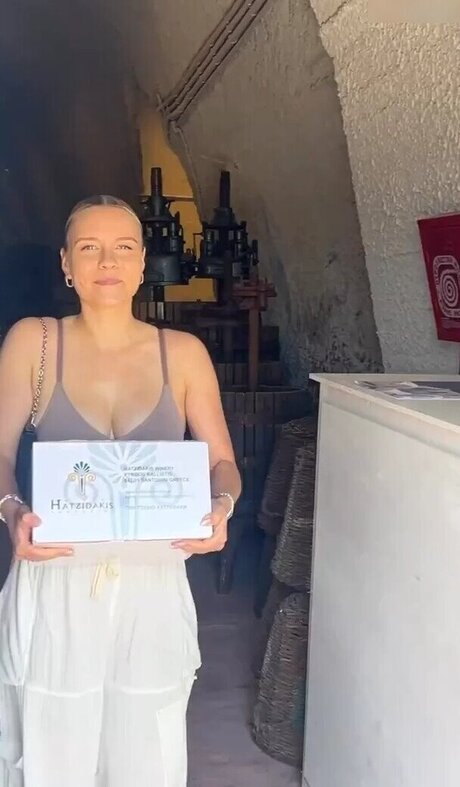 Dagi Bee star sexy image