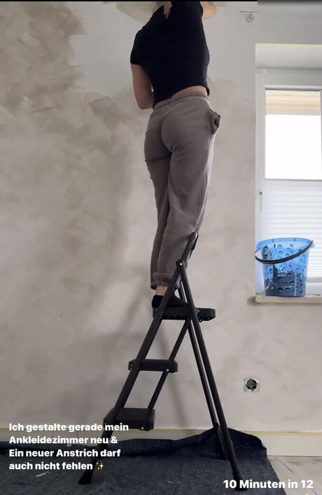 Dagi Bee model hot picture