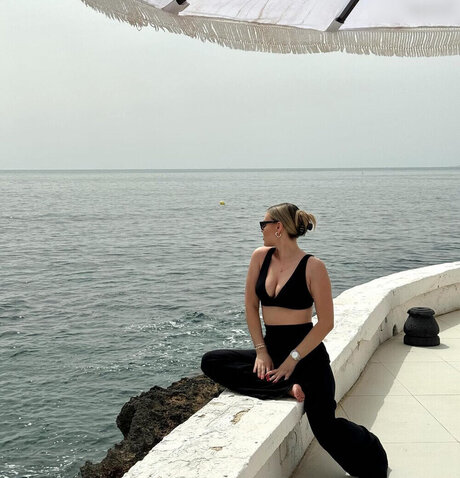 Dagi Bee exclusive actress images