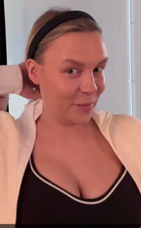 Dagi Bee model exclusive archive