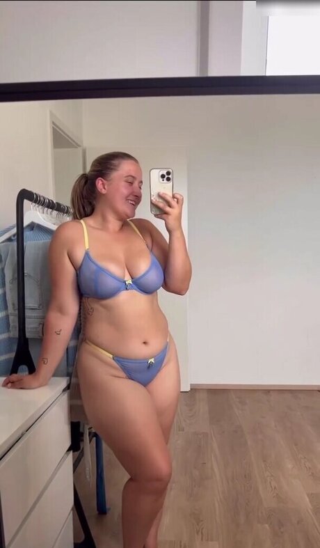 emo girls onlyfans pretty photos