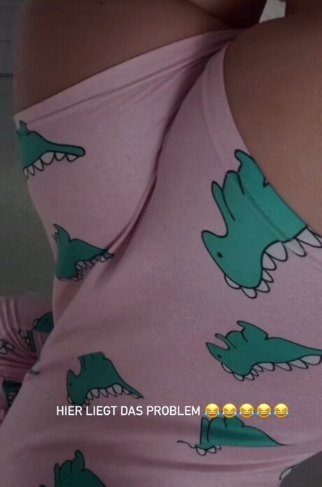 Julia R mmelt model nude archive