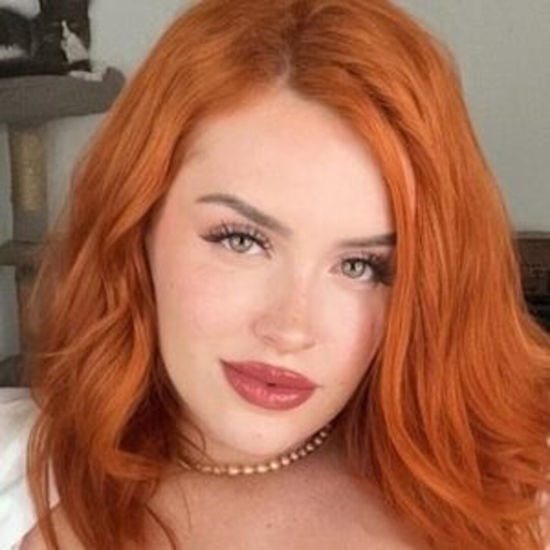 Lea Stays Peachy pretty pornstar pictures