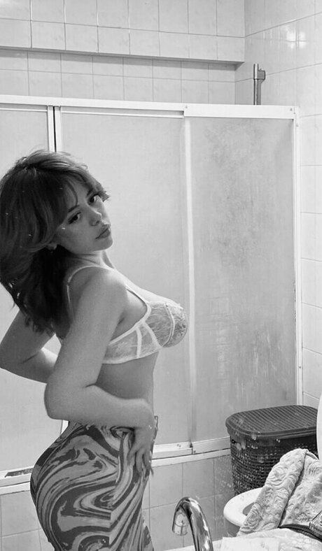 lesbian sex onlyfans pretty pictures