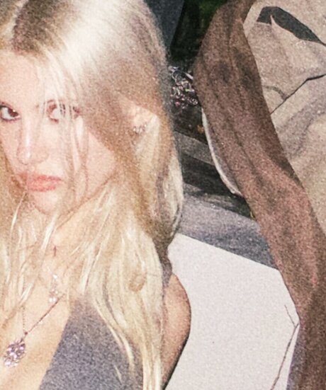 BestBlondiiecb hd pornstar pic