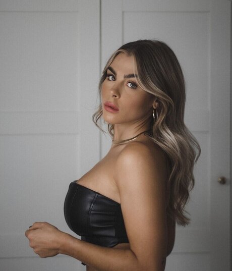 Lenaknk free pornstar photo