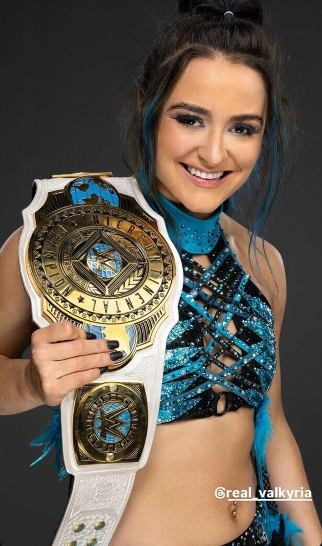 Lyra Valkyria adult model photos