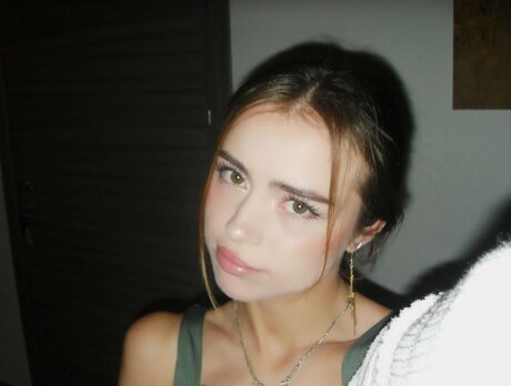 eastahh sexy model picture