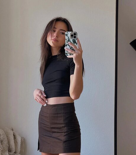 eastahh model porn image