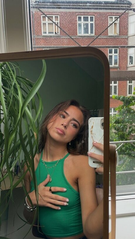 eastahh porn star photo