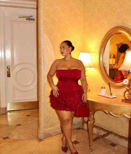 Katelyn Sade top profile image