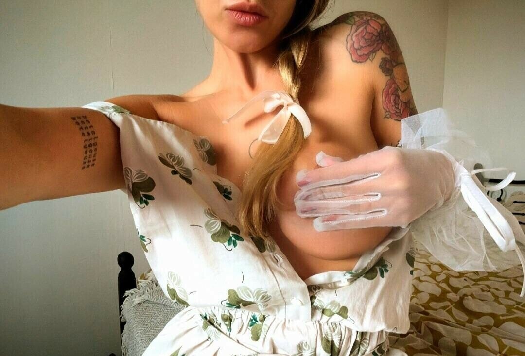 SonyaMO naked model pictures