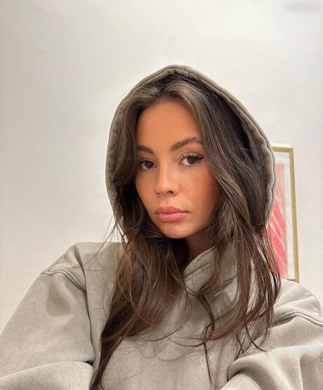 Celina Schacht model naked pictures