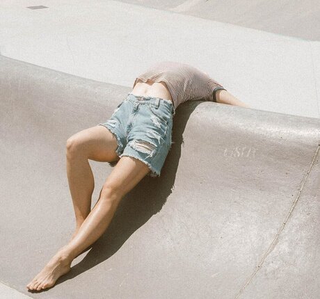 Raechelle Banno model free gallery