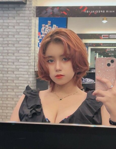 ElyanaSparks star xxx photo