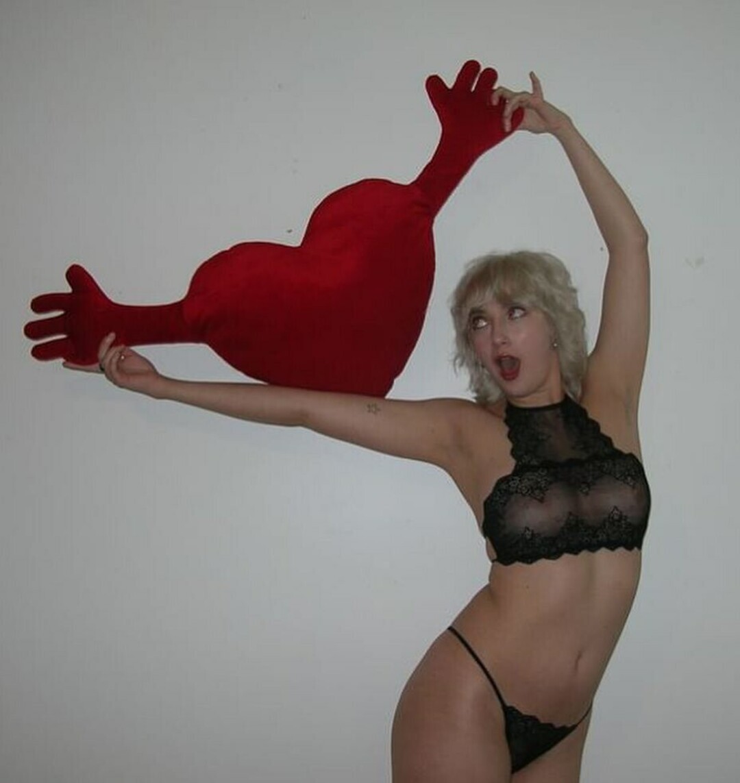 Girlpuppy erotic pornstar pic