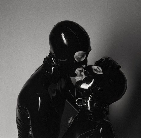 latexqueer model exclusive archive