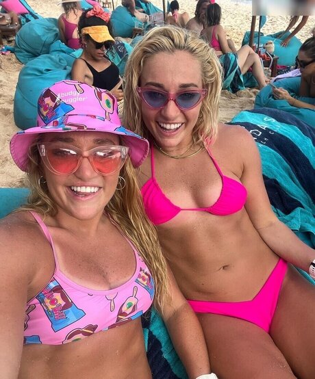 tiny onlyfans nice photos