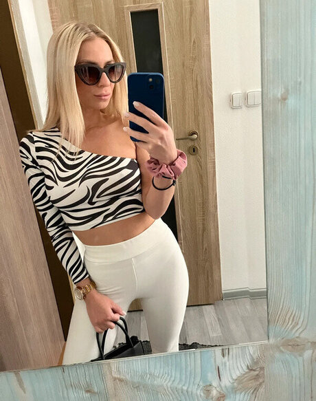 Vinted eBay star adult archive