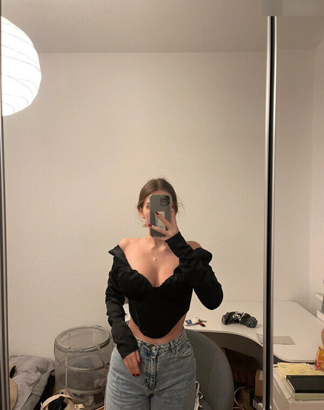 pale teen onlyfans naked photos