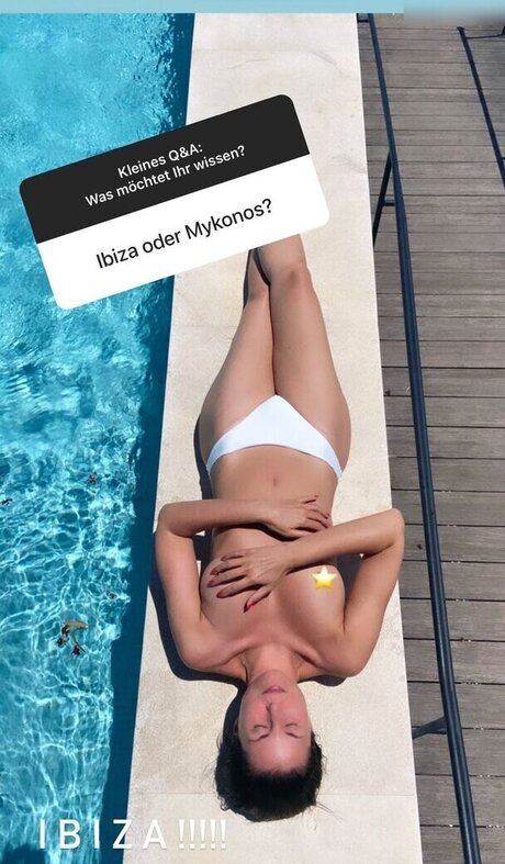 blonde secretary onlyfans art naked pics