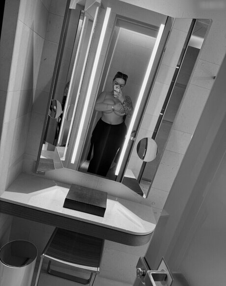 Anna Schmidt pretty actress pics