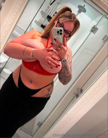 Anna Schmidt pornstar erotic images