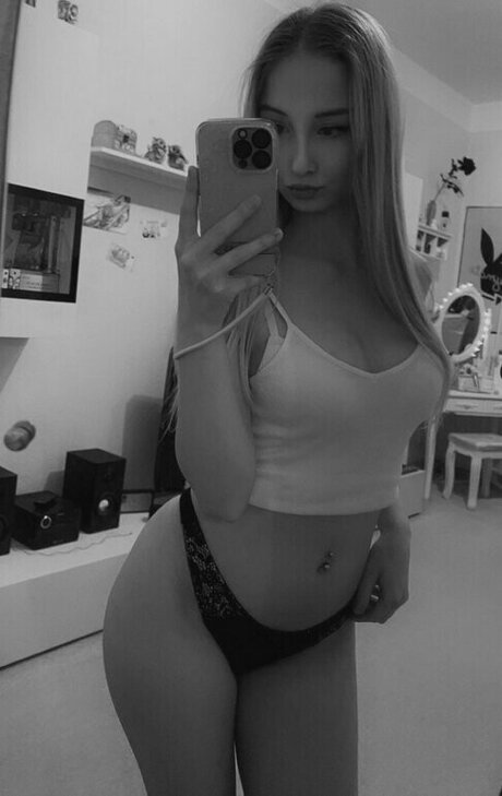 Nicki Anna actress pic