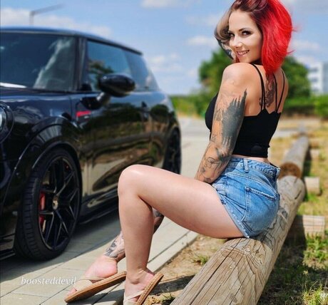 Nina Devil art model image