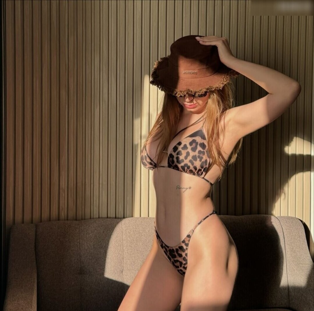 Surovoya art model photo