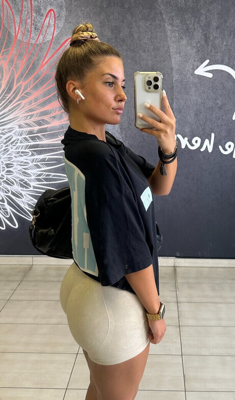 Sarah anca nudes star gallery