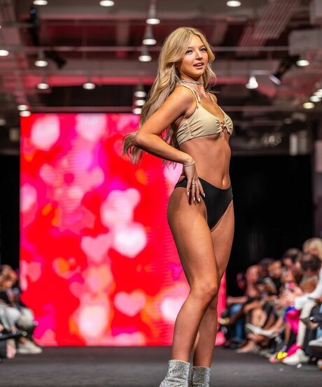 lesbian milf onlyfans exclusive images