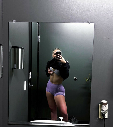 Alexreuter_ best actress picture