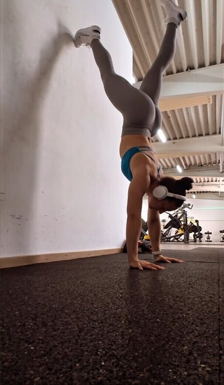 JuleTheFox free model image