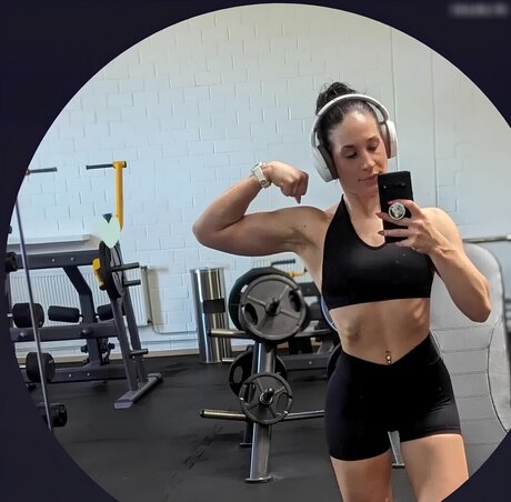 JuleTheFox exclusive pornstar pictures