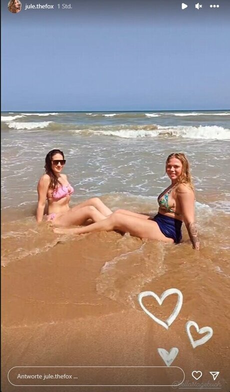 JuleTheFox pornstar beautiful pictures