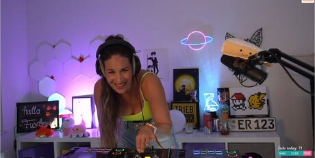 JuleTheFox star porn archive