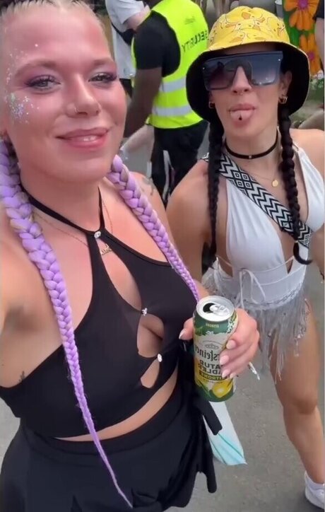 JuleTheFox naked star images