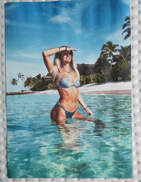 Cum Tributes model picture