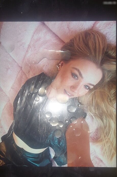 Cum Tributes sexy star photo