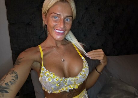 Jade Hunter high quality model image