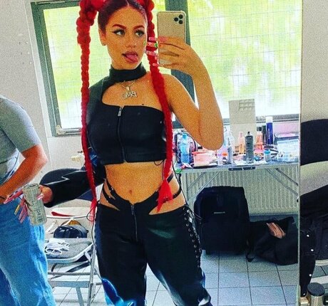 curvy nude onlyfans nude gallery