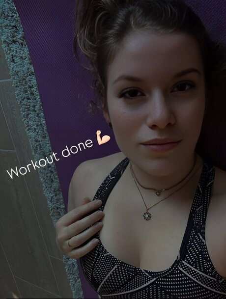 FormulaLena model sexy photo