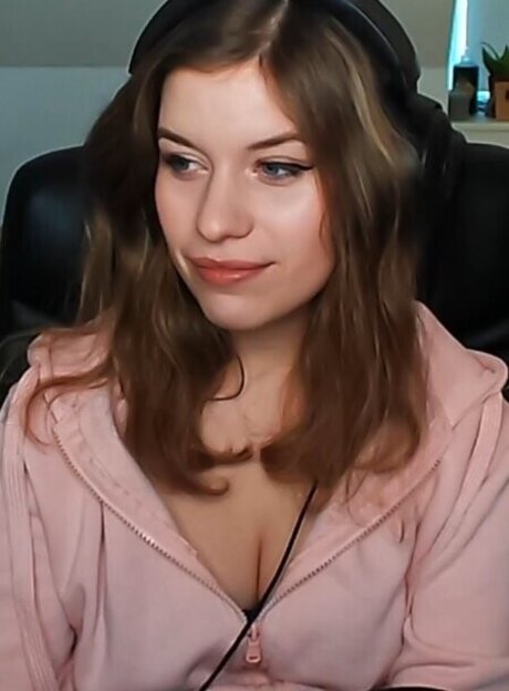 FormulaLena model adult pic