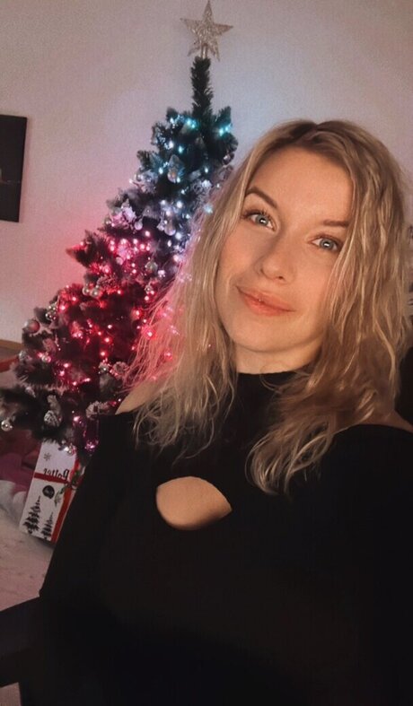 FormulaLena star nudes images