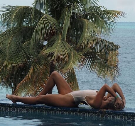 bikini ginger onlyfans pretty galleries