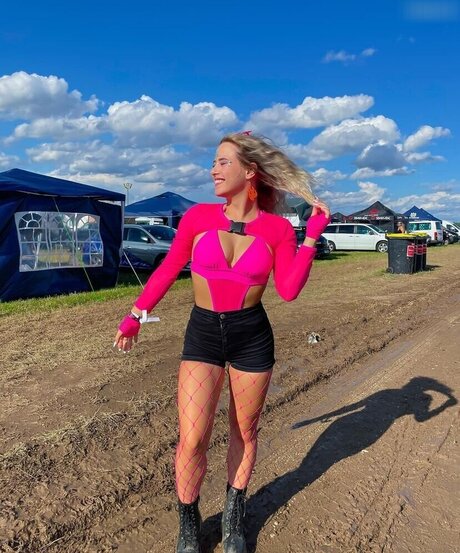 Itsmisabell model nude image