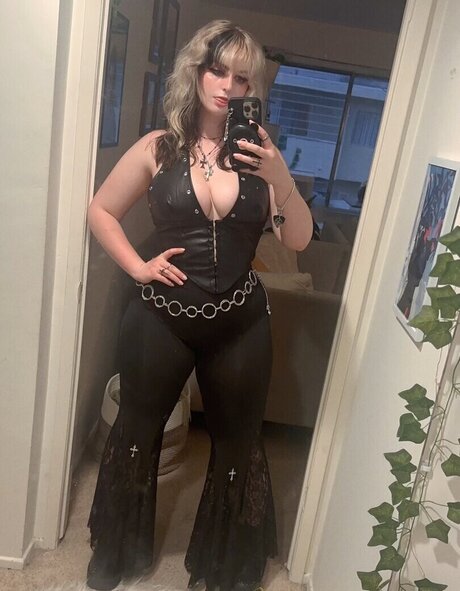 Aretteepls model pornographic picture