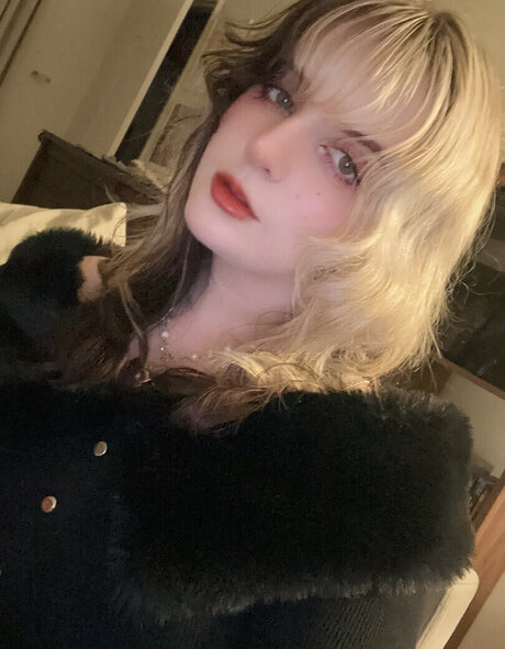 Aretteepls model nice galleries